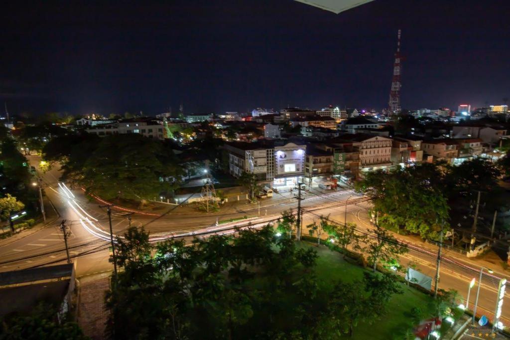 Vientiane Plaza Hotel Екстериор снимка