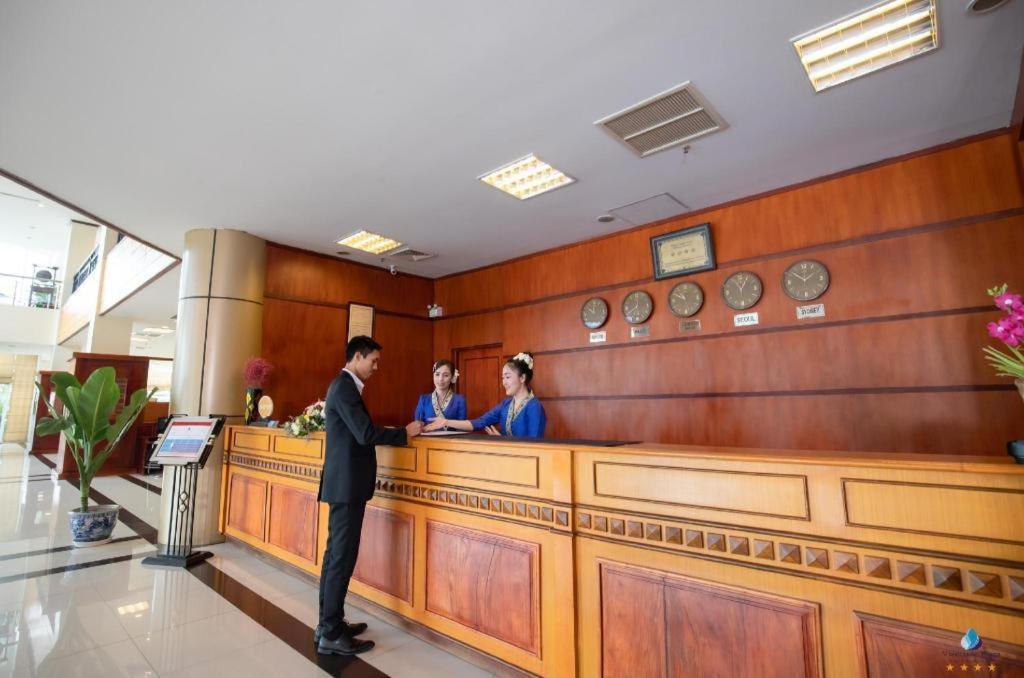 Vientiane Plaza Hotel Екстериор снимка